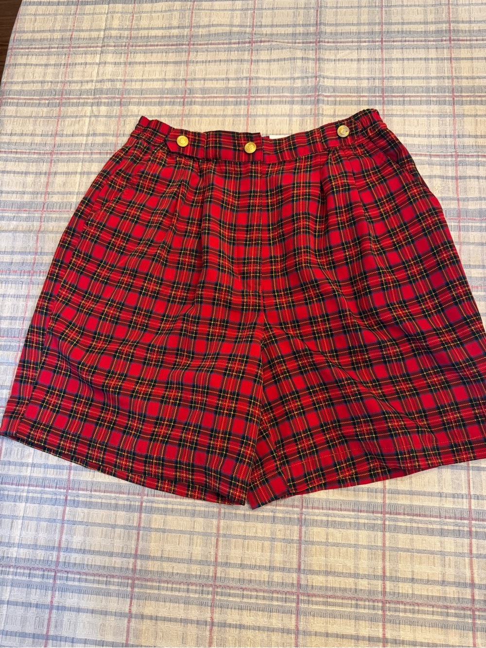 Vintage Plaid High-Waist Women's Pleated Shorts Gold Buttons Size Small